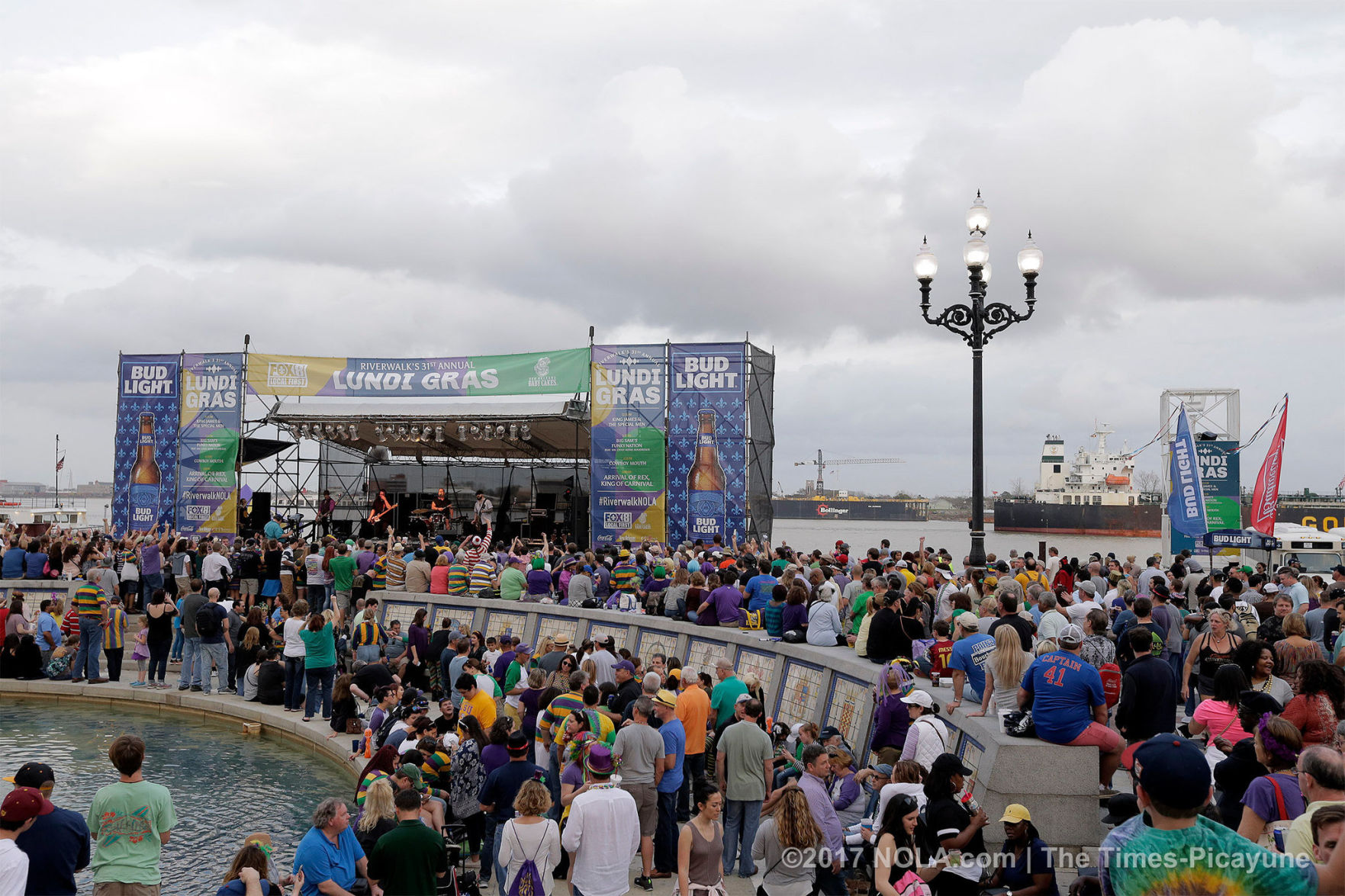 Mardi Gras 2017: Zulu and Rex arrive for Lundi Gras